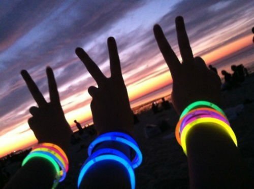 Crazy Sutra Glow in The Dark Assorted Colour Bands Bracelets -100 Pieces Set