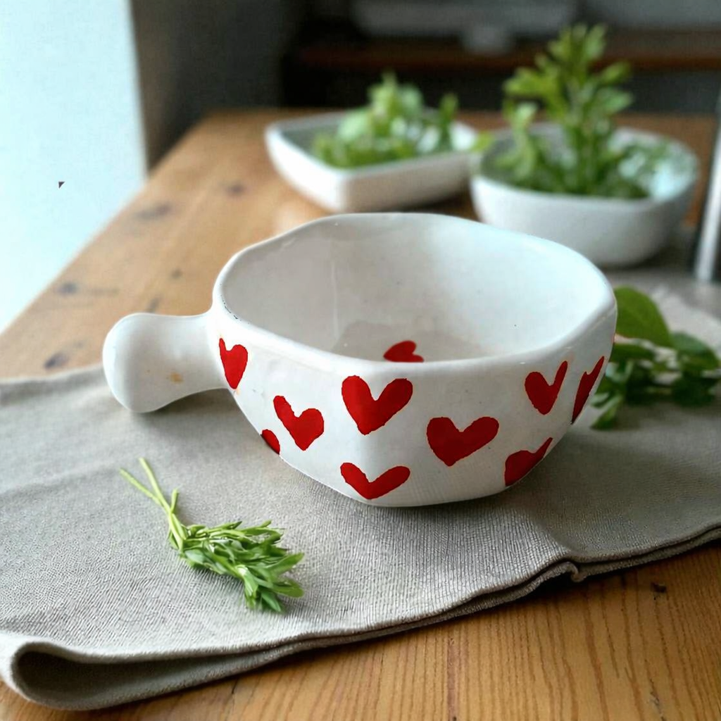 Naturra by Crazy Sutra  Red Ceramic Heart Handpainted Hexagon Chutney Bowls | Sauce Bowls for Ketchup, Chutney & Dips | Dishwasher Safe Tableware | Kitchen Dining Bowl Set of 2