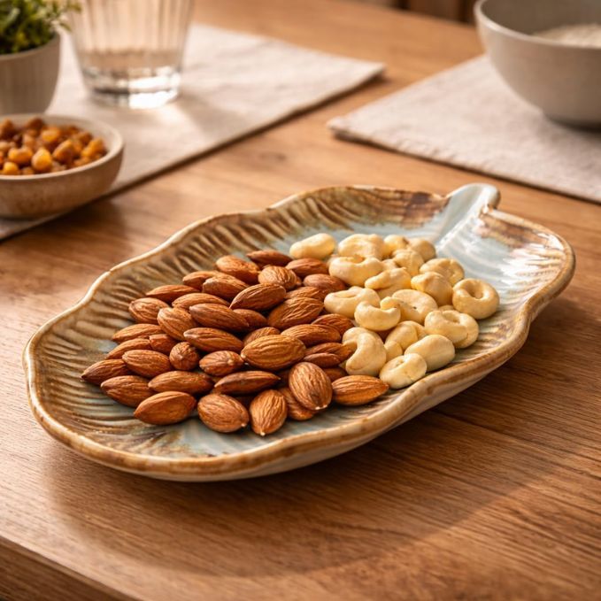 Crazy Sutra Naturra Leaf Shape Ceramic Serving Platter – Designer Snack & Dry Fruit Tray for Dining, Serving & Home Décor